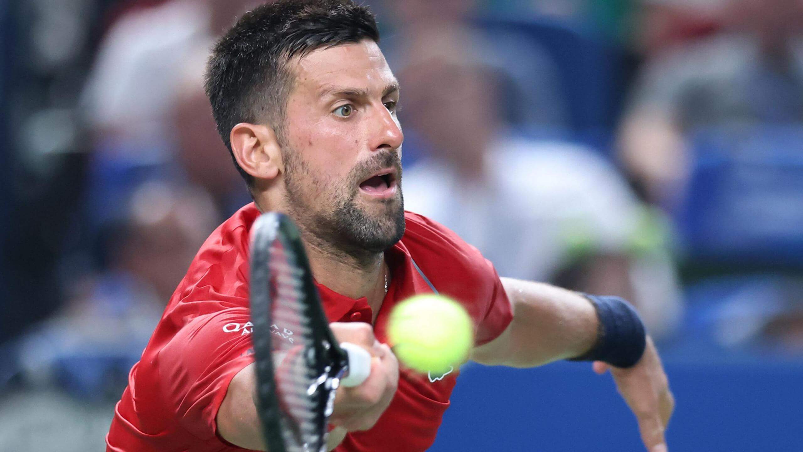 Novak Djokovic en el Masters de Shanghái: venció al calor y las lesiones 4 Novak Djokovic en el Masters de Shanghái recibiendo atención médica tras una lesión de tobillo en pleno partido contra Jaume Munar.