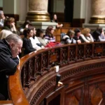 “iniciativa legislativa”, “propuesta normativa”, “texto legal”, “figura parlamentaria”, “reforma institucional”